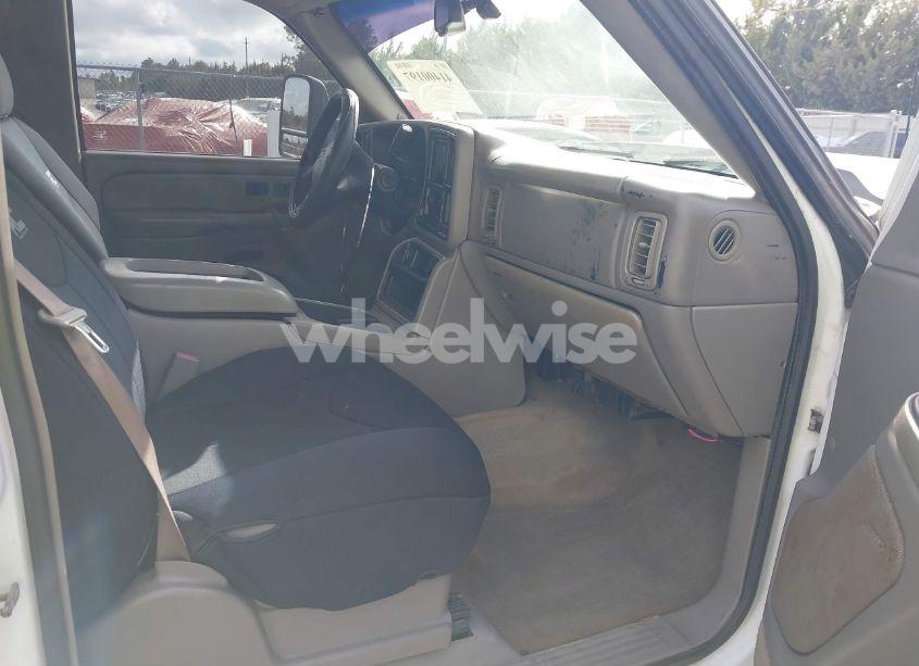 Photo 5 of 2005 Chevrolet Silverado 2500HD LT (VIN 1GCHK23295F952151)