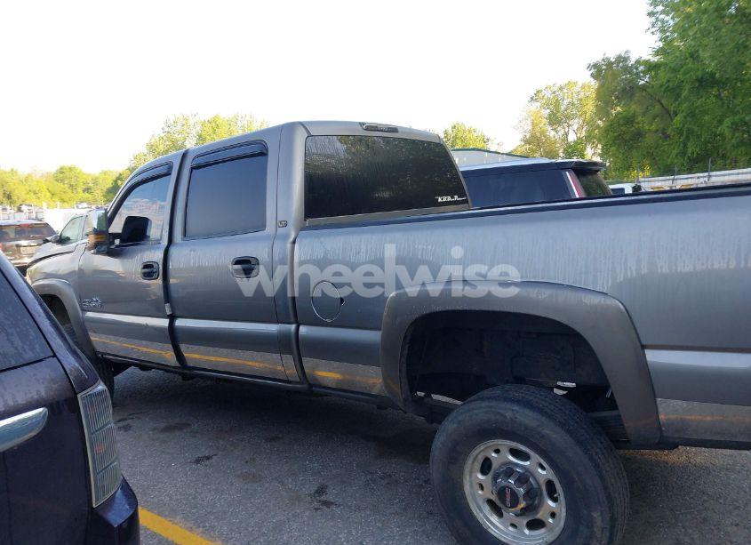 Photo 14 of 2006 Chevrolet Silverado 2500HD LT1 (VIN 1GCHK23296F100562)