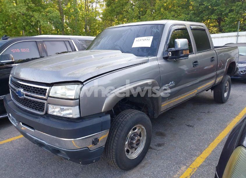 Photo 2 of 2006 Chevrolet Silverado 2500HD LT1 (VIN 1GCHK23296F100562)