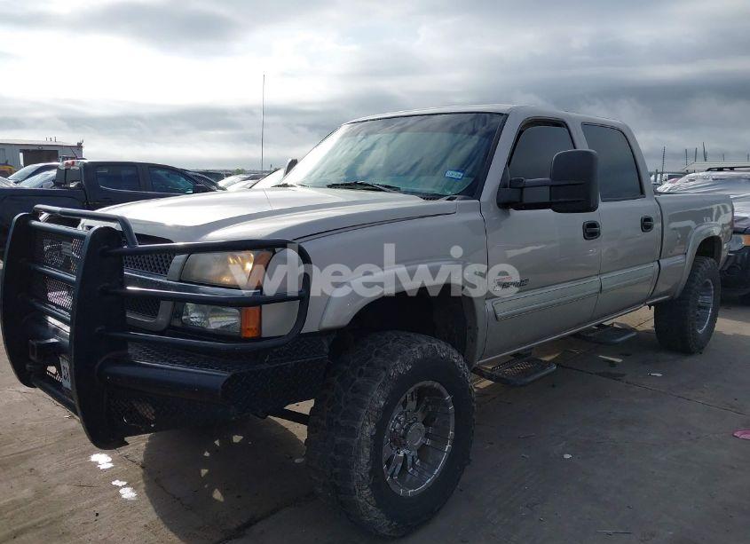 Photo 2 of 2004 Chevrolet Silverado 2500HD LS (VIN 1GCHK232X4F177583)