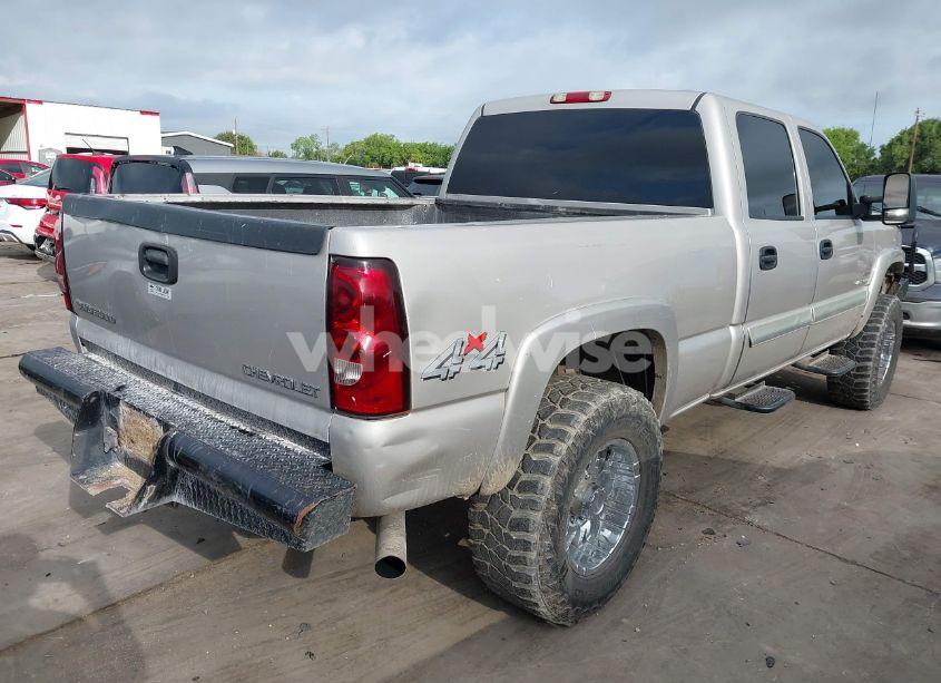 Photo 4 of 2004 Chevrolet Silverado 2500HD LS (VIN 1GCHK232X4F177583)