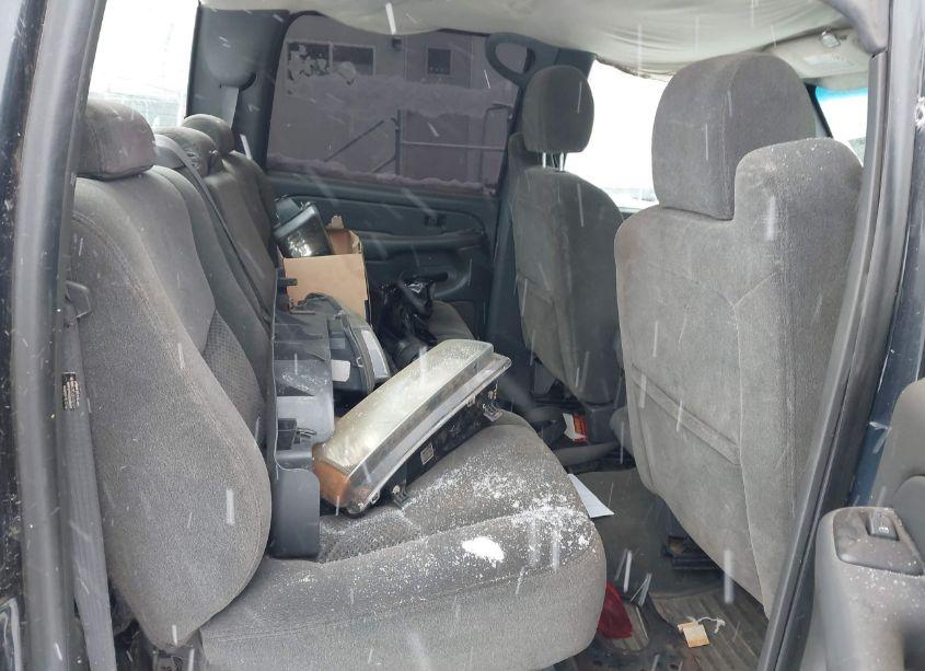 Photo 8 of 2005 Chevrolet Silverado 2500HD LS (VIN 1GCHK232X5F959481)