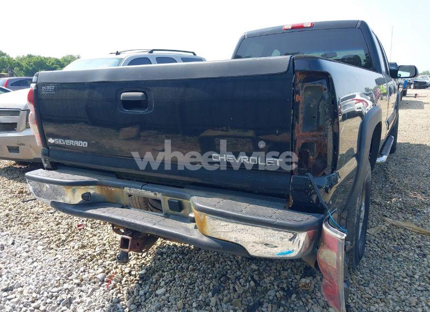 Photo 6 of 2005 Chevrolet Silverado 2500HD LS (VIN 1GCHK232X5F966561)