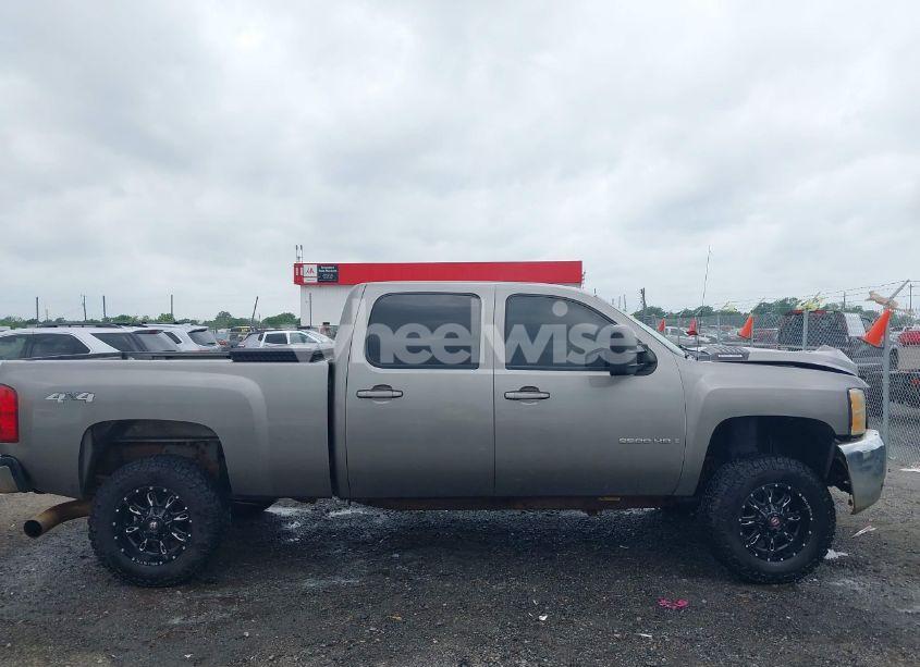 Photo 13 of 2007 Chevrolet Silverado 2500HD LTZ (VIN 1GCHK23637F519933)