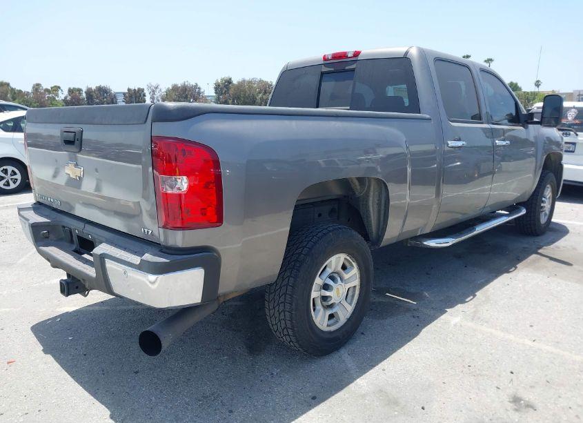 Photo 4 of 2007 Chevrolet Silverado 2500HD LTZ (VIN 1GCHK23677F565197)