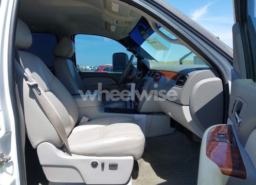 Photo 5 of 2008 Chevrolet Silverado 2500HD LTZ (VIN 1GCHK23698F137536)