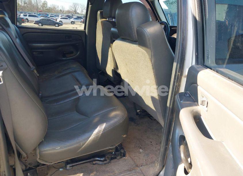 Photo 8 of 2006 Chevrolet Silverado 2500HD WORK TRUCK (VIN 1GCHK23D26F251258)