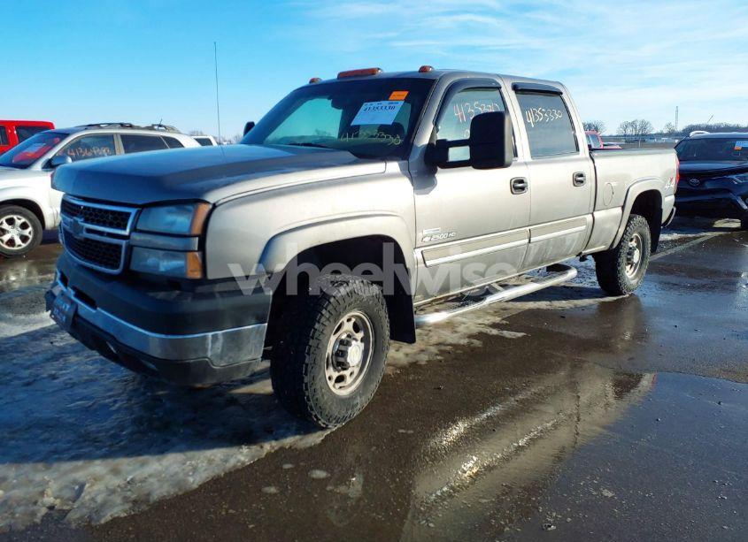 Photo 2 of 2007 Chevrolet Silverado 2500HD CLASSIC LT1 (VIN 1GCHK23D27F125029)