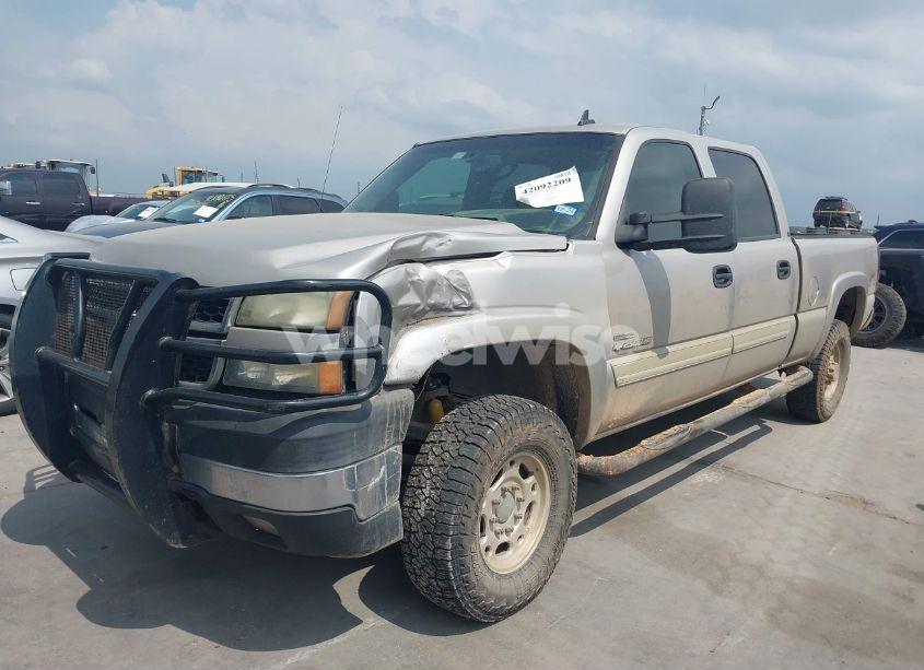 Photo 2 of 2006 Chevrolet Silverado 2500HD LT2 (VIN 1GCHK23D56F172506)