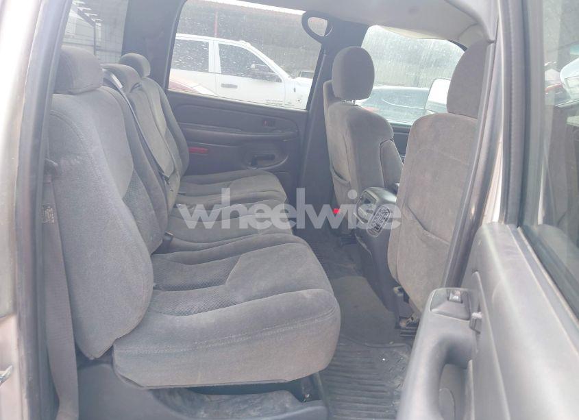 Photo 8 of 2006 Chevrolet Silverado 2500HD LT2 (VIN 1GCHK23D56F172506)