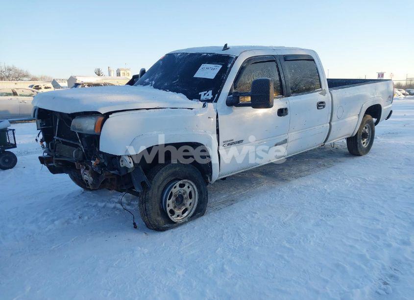 Photo 2 of 2006 Chevrolet Silverado 2500HD LT1 (VIN 1GCHK23D66F229988)
