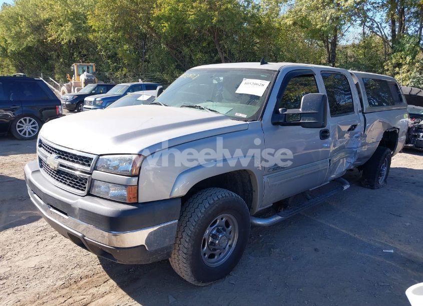 Photo 2 of 2006 Chevrolet Silverado 2500HD LT2 (VIN 1GCHK23D76F216750)