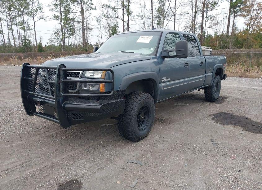 Photo 2 of 2007 Chevrolet Silverado 2500HD CLASSIC LT3 (VIN 1GCHK23D87F152140)