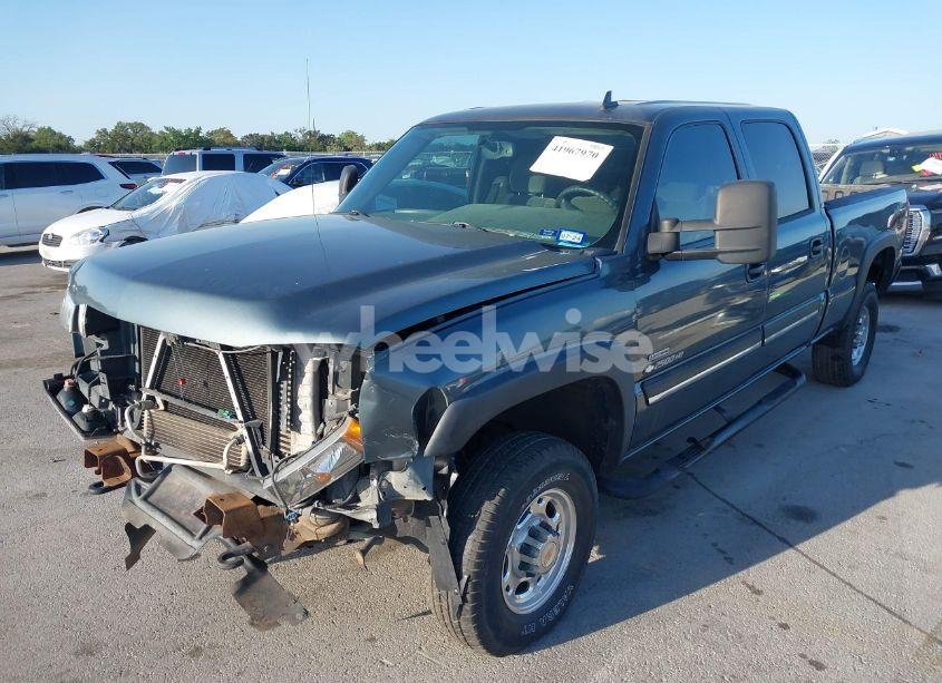 Photo 2 of 2007 Chevrolet Silverado 2500HD CLASSIC LT1 (VIN 1GCHK23D97F183218)
