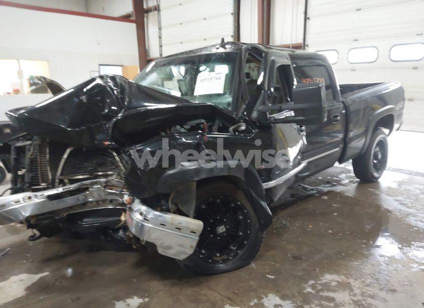 Photo 2 of 2006 Chevrolet Silverado 2500HD LT3 (VIN 1GCHK23DX6F210487)