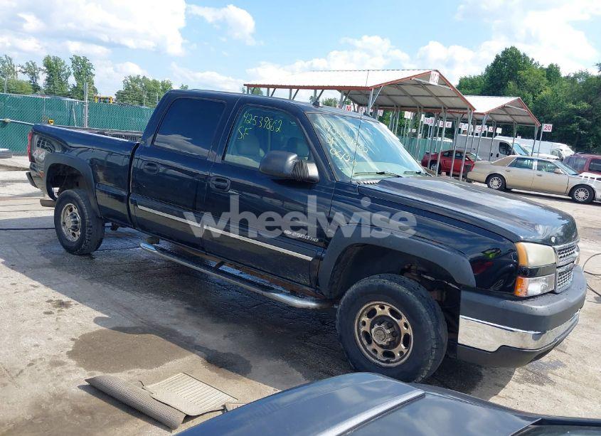 2005 Chevrolet Silverado 2500HD LT (VIN 1GCHK23G35F931582) main photo