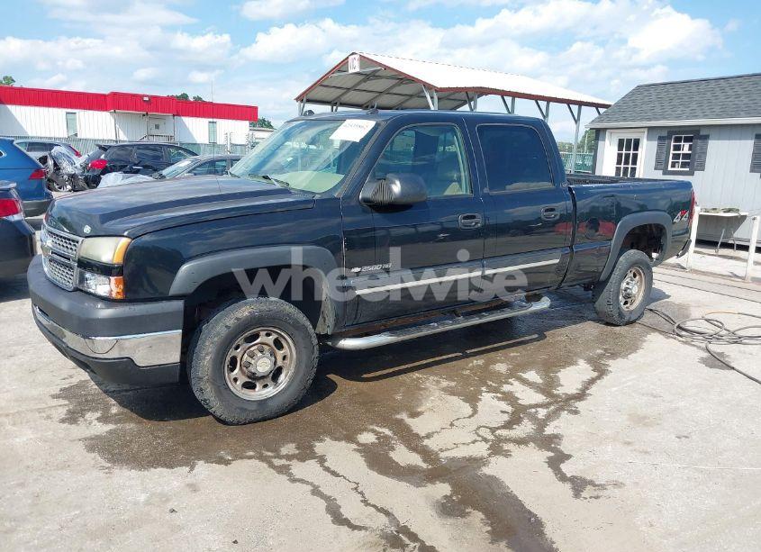 Photo 2 of 2005 Chevrolet Silverado 2500HD LT (VIN 1GCHK23G35F931582)