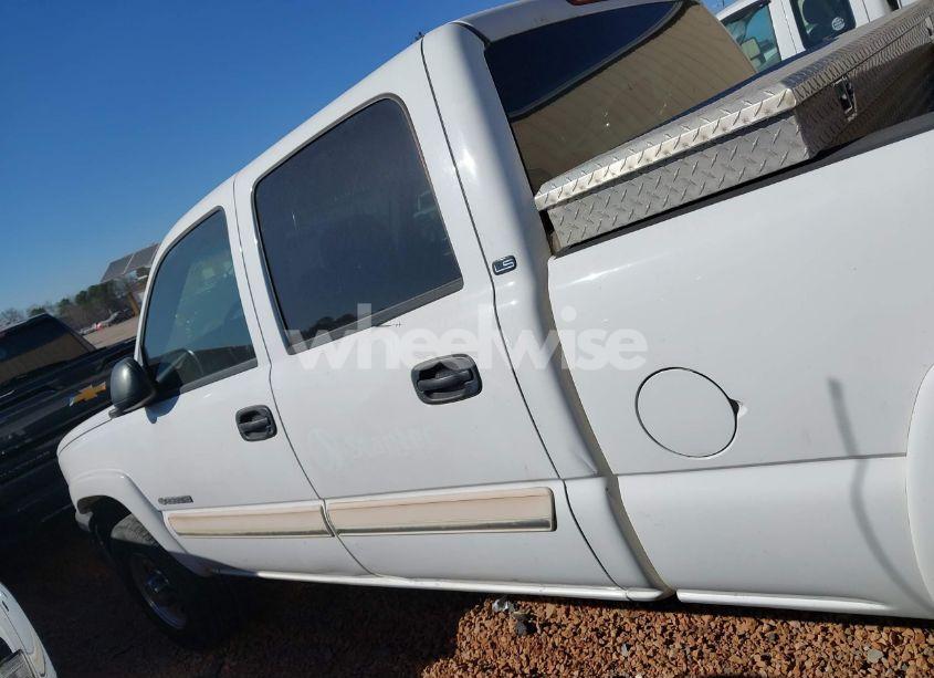 Photo 14 of 2004 Chevrolet Silverado 2500HD LS (VIN 1GCHK23G74F114579)