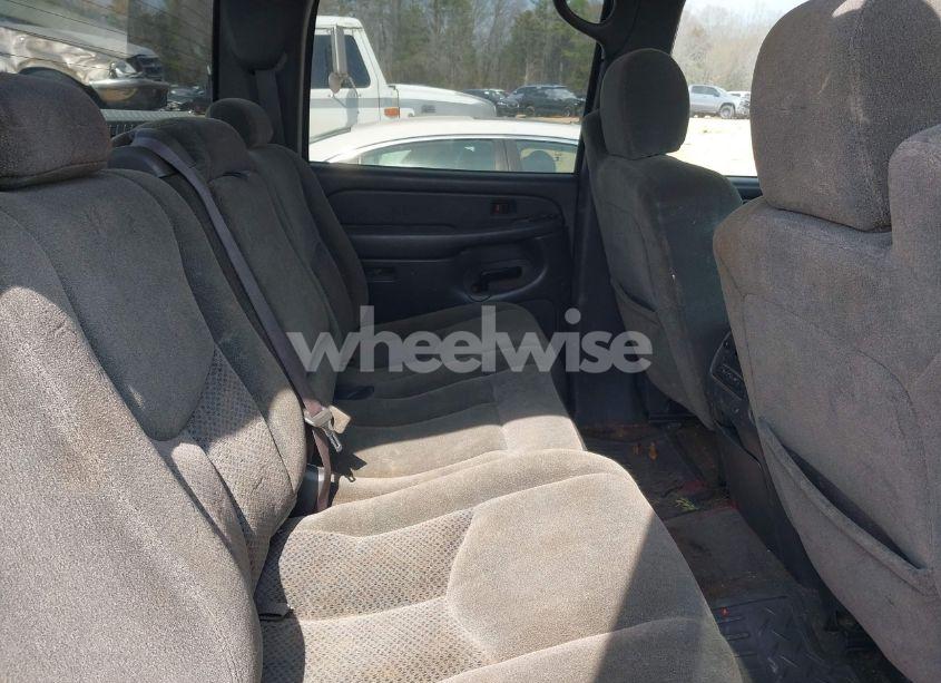 Photo 8 of 2004 Chevrolet Silverado 2500HD LS (VIN 1GCHK23G74F114579)