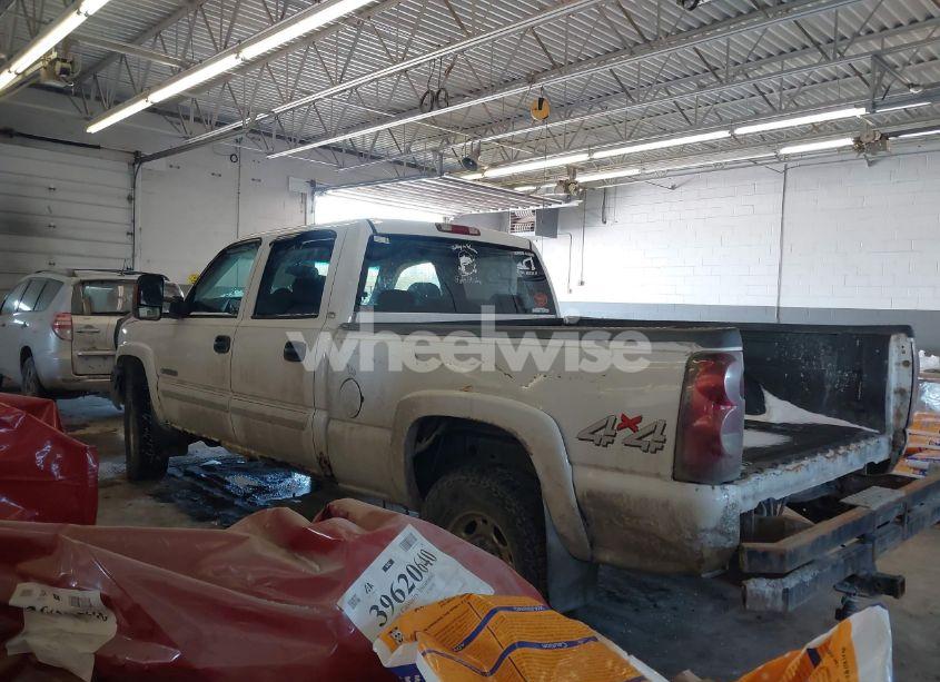 Photo 3 of 2003 Chevrolet Silverado 2500HD LS (VIN 1GCHK23G83F117215)