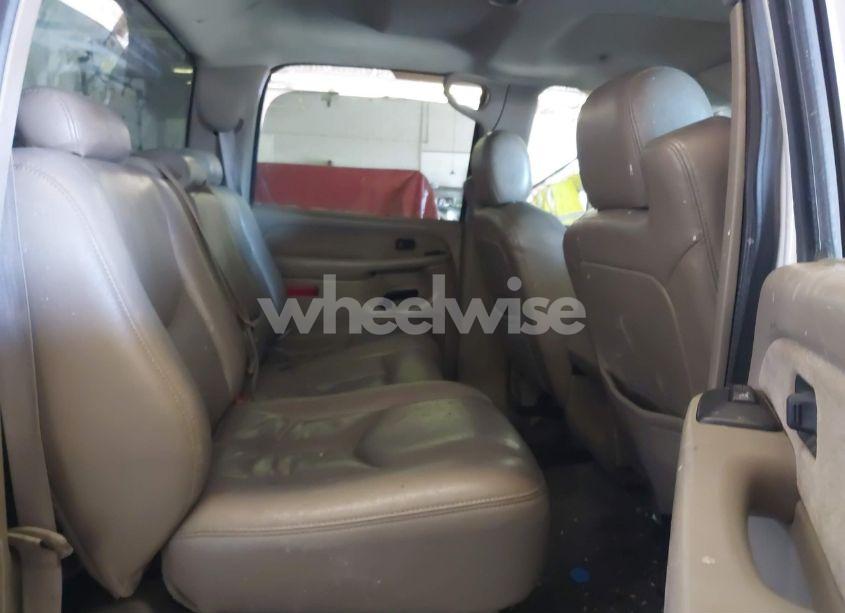 Photo 8 of 2003 Chevrolet Silverado 2500HD LS (VIN 1GCHK23G83F117215)