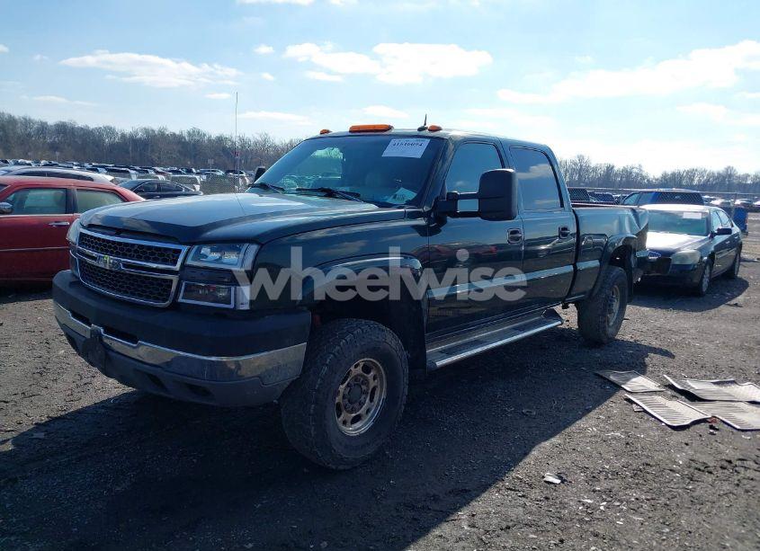 Photo 2 of 2003 Chevrolet Silverado 2500HD LT (VIN 1GCHK23G93F134296)