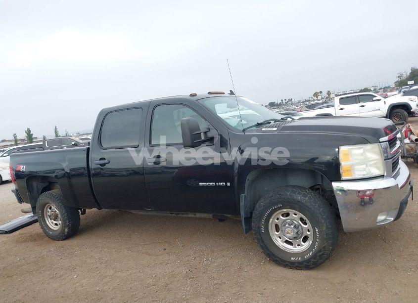 Photo 14 of 2007 Chevrolet Silverado 2500HD LT1/LT2/LTZ/WORK TRUCK (VIN 1GCHK23K07F507090)