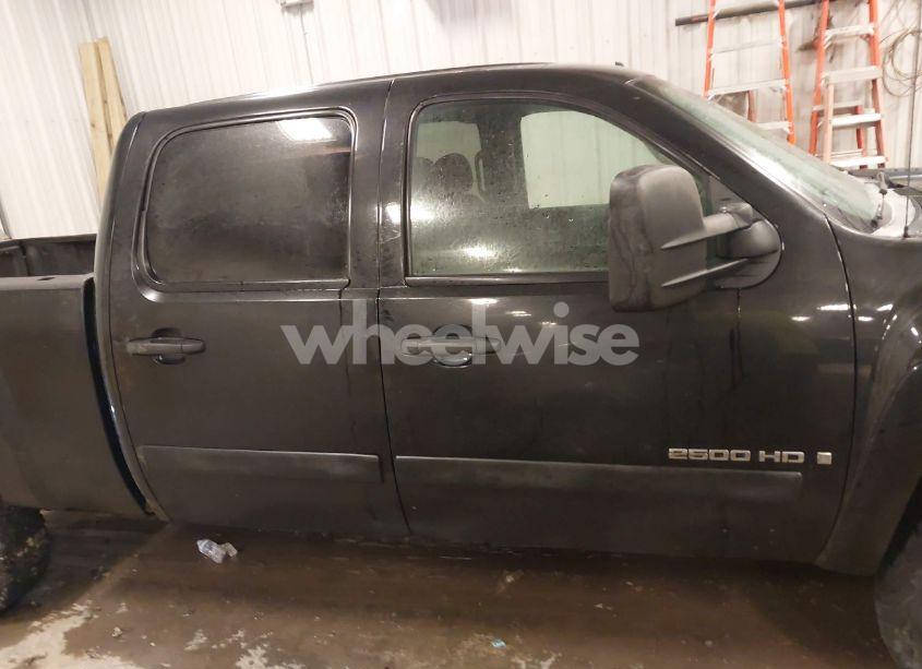 Photo 13 of 2007 Chevrolet Silverado 2500HD LT2 (VIN 1GCHK23K37F565114)