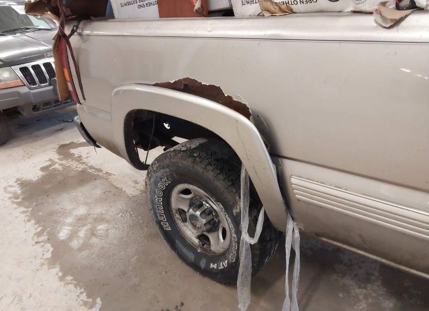 Photo 18 of 2002 Chevrolet Silverado 2500HD LS (VIN 1GCHK23U02F208306)