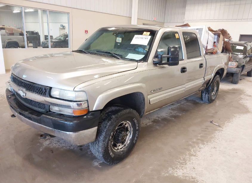 Photo 2 of 2002 Chevrolet Silverado 2500HD LS (VIN 1GCHK23U02F208306)