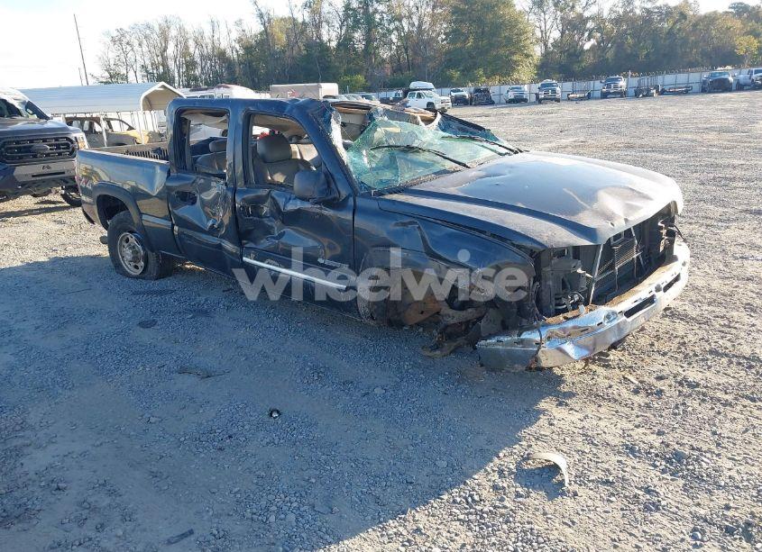 2004 Chevrolet Silverado 2500HD LS (VIN 1GCHK23U04F235055) main photo