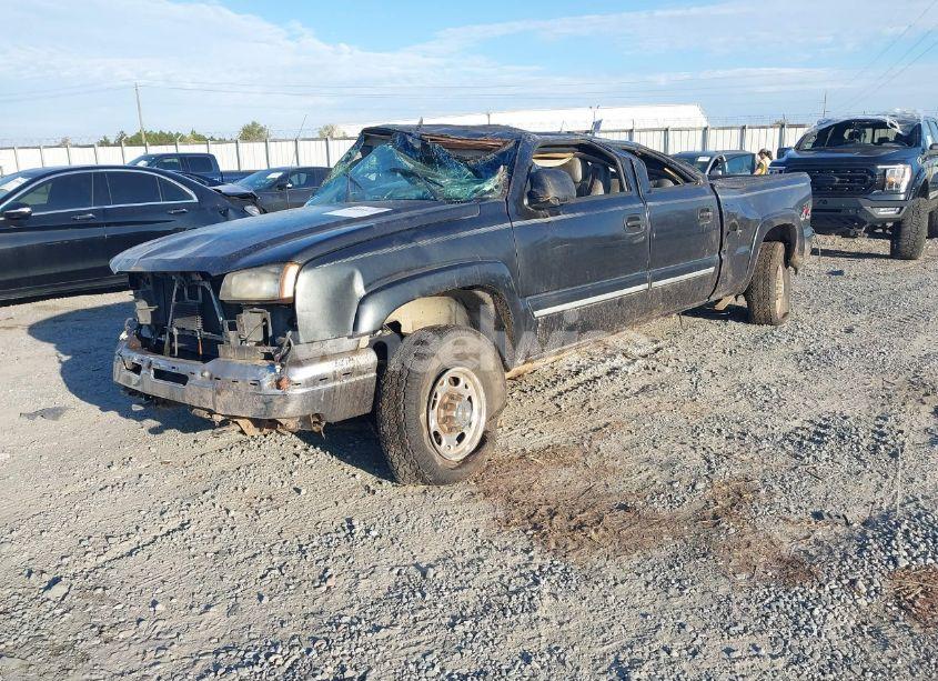 Photo 2 of 2004 Chevrolet Silverado 2500HD LS (VIN 1GCHK23U04F235055)