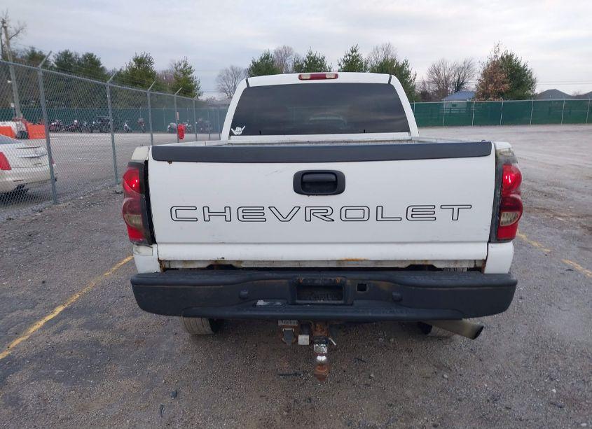 Photo 16 of 2004 Chevrolet Silverado 2500HD WORK TRUCK (VIN 1GCHK23U04F243348)