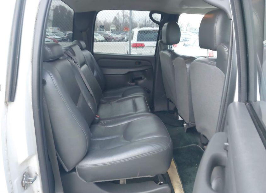 Photo 8 of 2004 Chevrolet Silverado 2500HD WORK TRUCK (VIN 1GCHK23U04F243348)