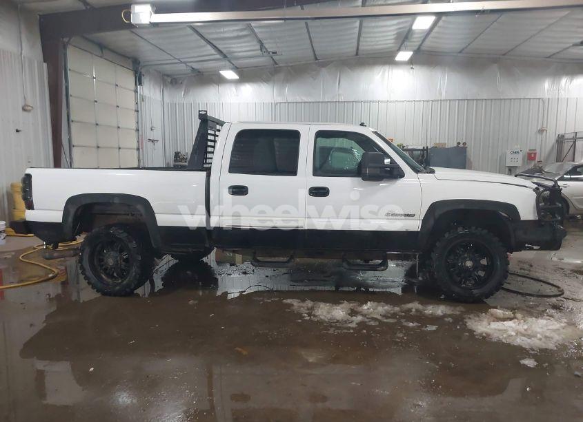 Photo 13 of 2003 Chevrolet Silverado 2500HD LS (VIN 1GCHK23U13F258343)