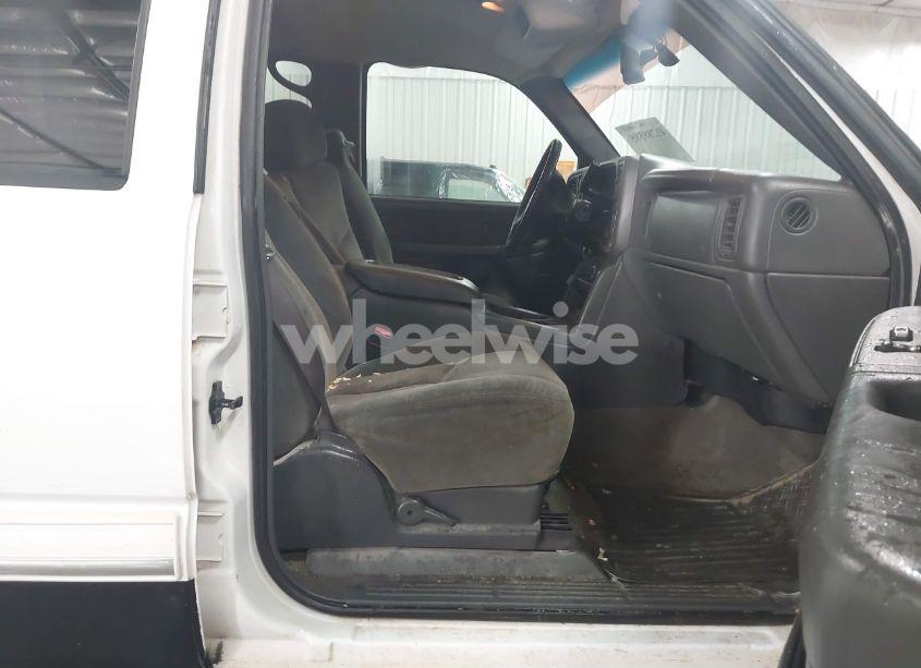 Photo 5 of 2003 Chevrolet Silverado 2500HD LS (VIN 1GCHK23U13F258343)