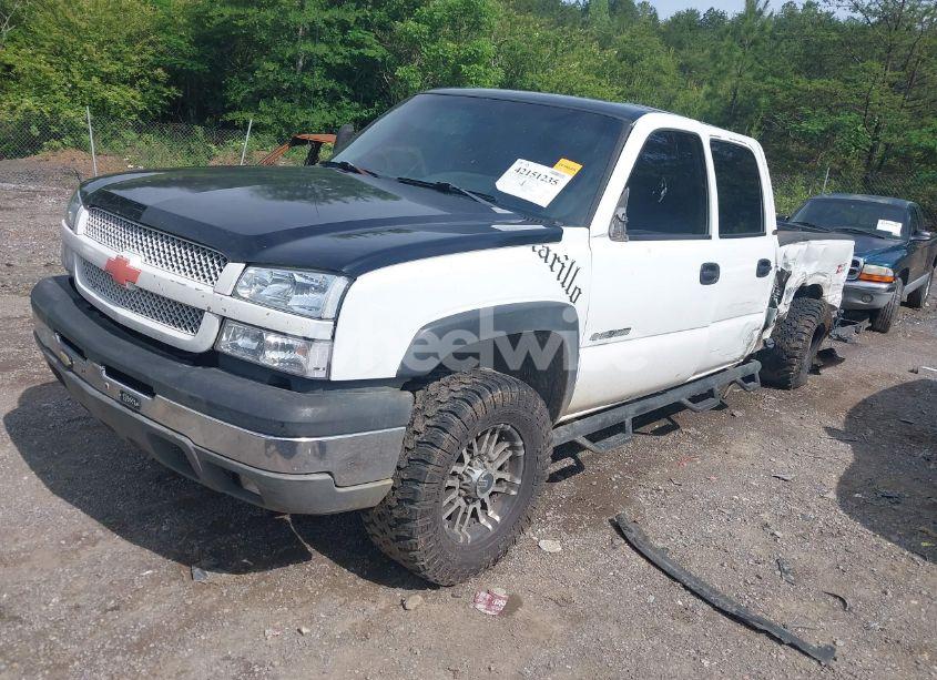 Photo 2 of 2005 Chevrolet Silverado 2500HD WORK TRUCK (VIN 1GCHK23U15F878550)