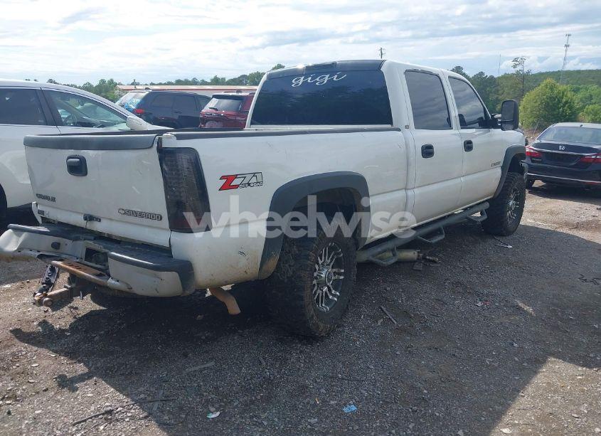 Photo 4 of 2005 Chevrolet Silverado 2500HD WORK TRUCK (VIN 1GCHK23U15F878550)