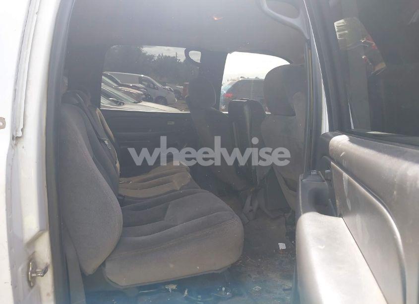 Photo 8 of 2005 Chevrolet Silverado 2500HD WORK TRUCK (VIN 1GCHK23U15F878550)