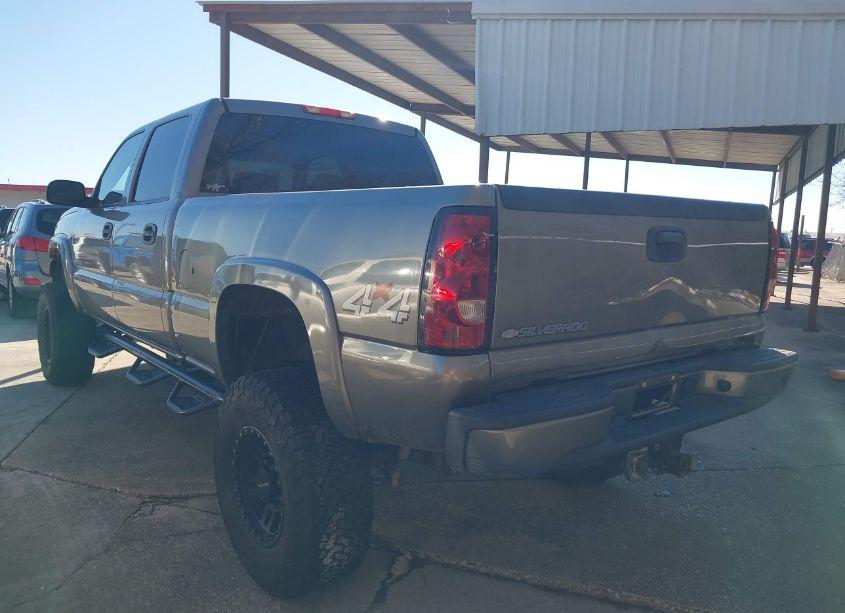 Photo 3 of 2006 Chevrolet Silverado 2500HD LT1 (VIN 1GCHK23U26F261563)