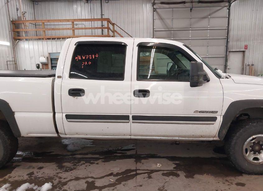 Photo 14 of 2003 Chevrolet Silverado 2500HD (VIN 1GCHK23U33F109366)