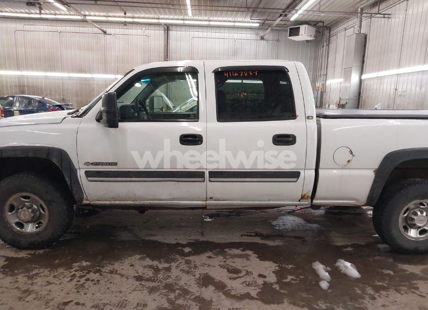 Photo 15 of 2003 Chevrolet Silverado 2500HD (VIN 1GCHK23U33F109366)