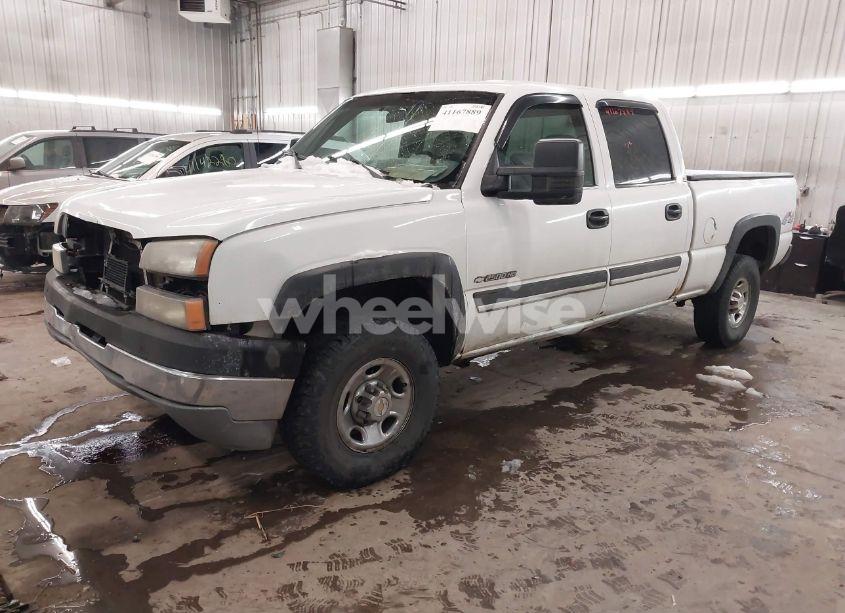 Photo 2 of 2003 Chevrolet Silverado 2500HD (VIN 1GCHK23U33F109366)