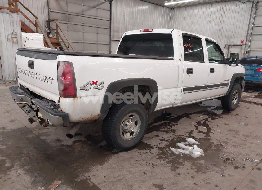 Photo 4 of 2003 Chevrolet Silverado 2500HD (VIN 1GCHK23U33F109366)