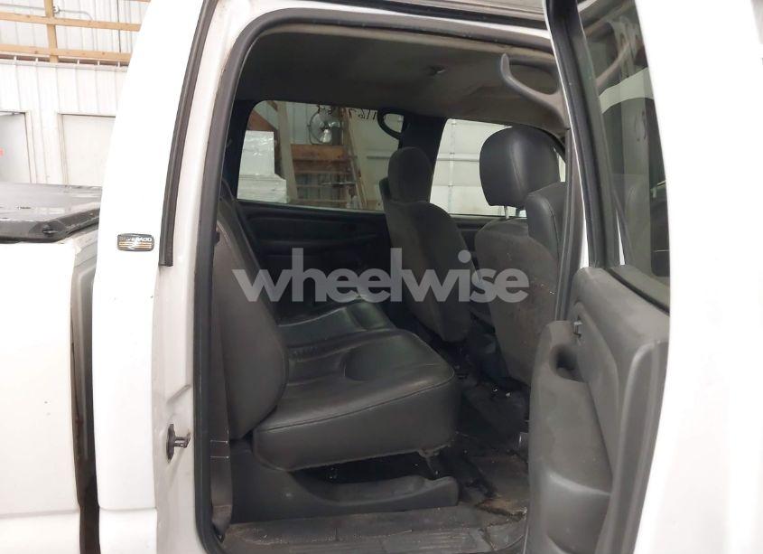 Photo 8 of 2003 Chevrolet Silverado 2500HD (VIN 1GCHK23U33F109366)