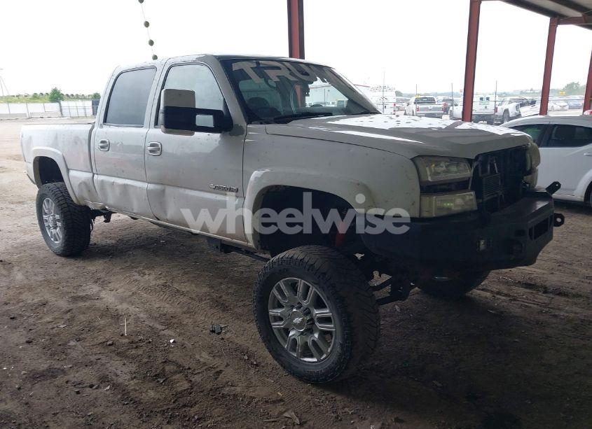2004 Chevrolet Silverado 2500HD LS (VIN 1GCHK23U34F161615) main photo