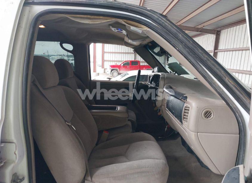 Photo 5 of 2004 Chevrolet Silverado 2500HD LS (VIN 1GCHK23U34F161615)