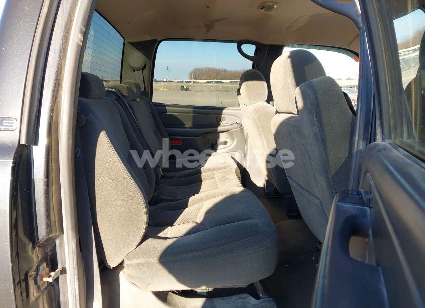 Photo 8 of 2004 Chevrolet Silverado 2500HD LS (VIN 1GCHK23U34F193108)