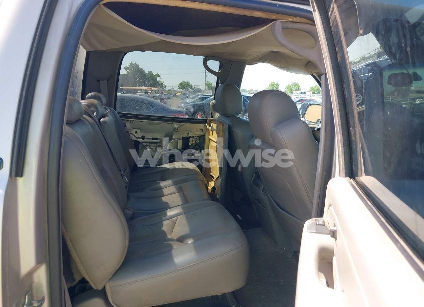 Photo 8 of 2004 Chevrolet Silverado 2500HD LT (VIN 1GCHK23U34F242999)