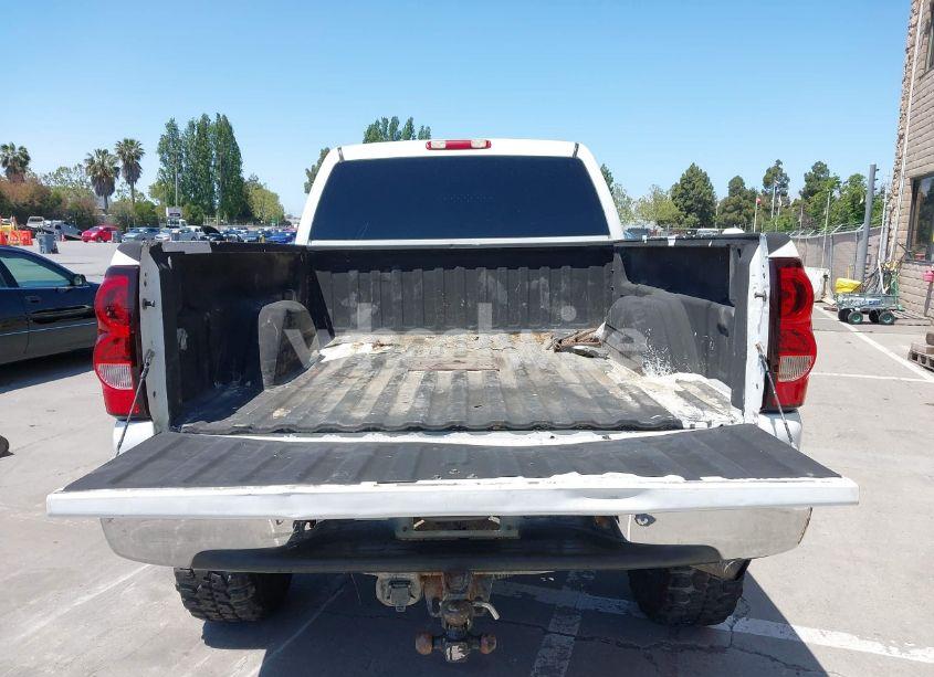 Photo 16 of 2005 Chevrolet Silverado 2500HD LS (VIN 1GCHK23U35F803784)